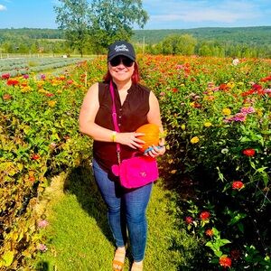 Meet your Posher, Monica